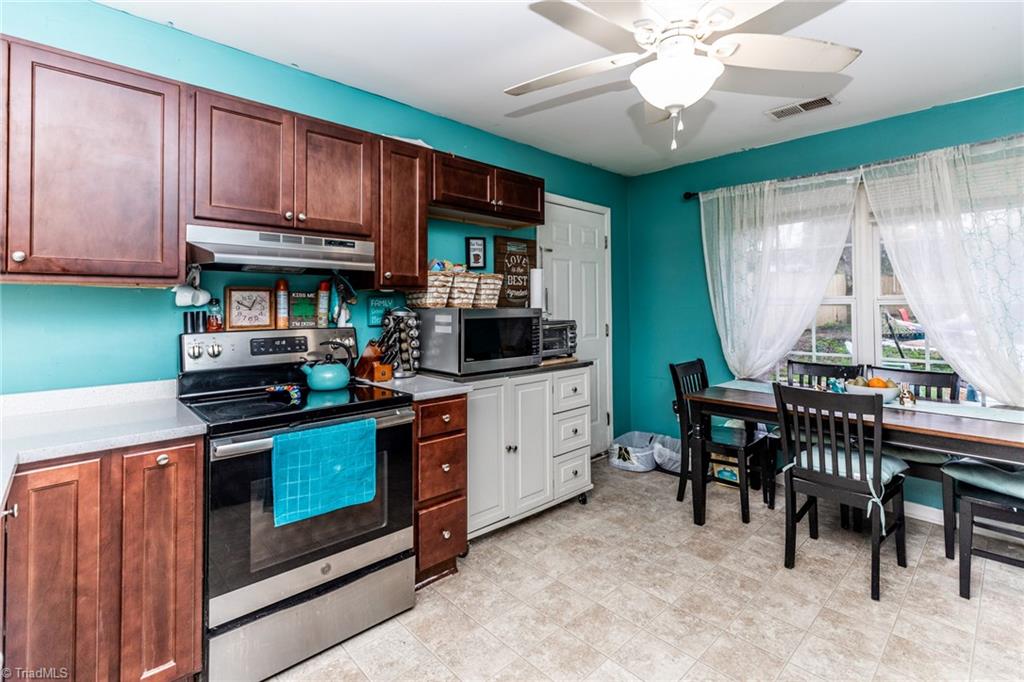 131 Spring Garden Circle High Point, NC 27260 - Photo 8 of 23 Gallery Image 8