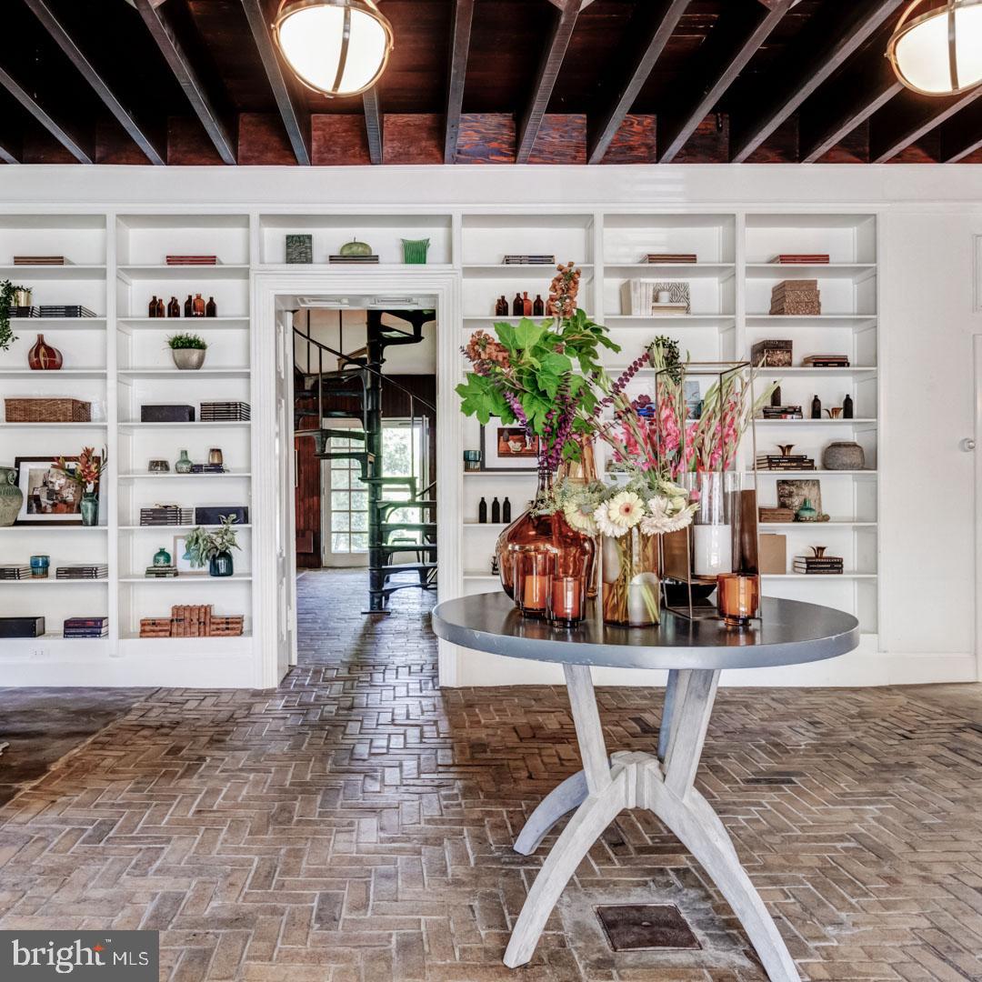 100 West Hampton Road Philadelphia, PA 19118 - Photo 9 of 41