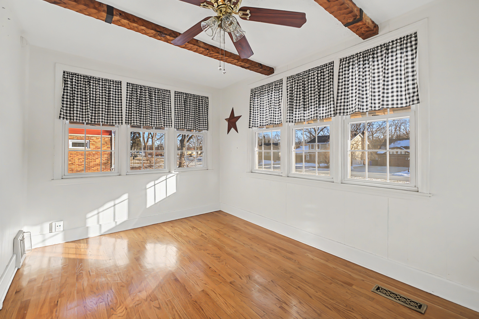 880 Bemis Road Glen Ellyn, IL 60137 - Photo 3 of 51