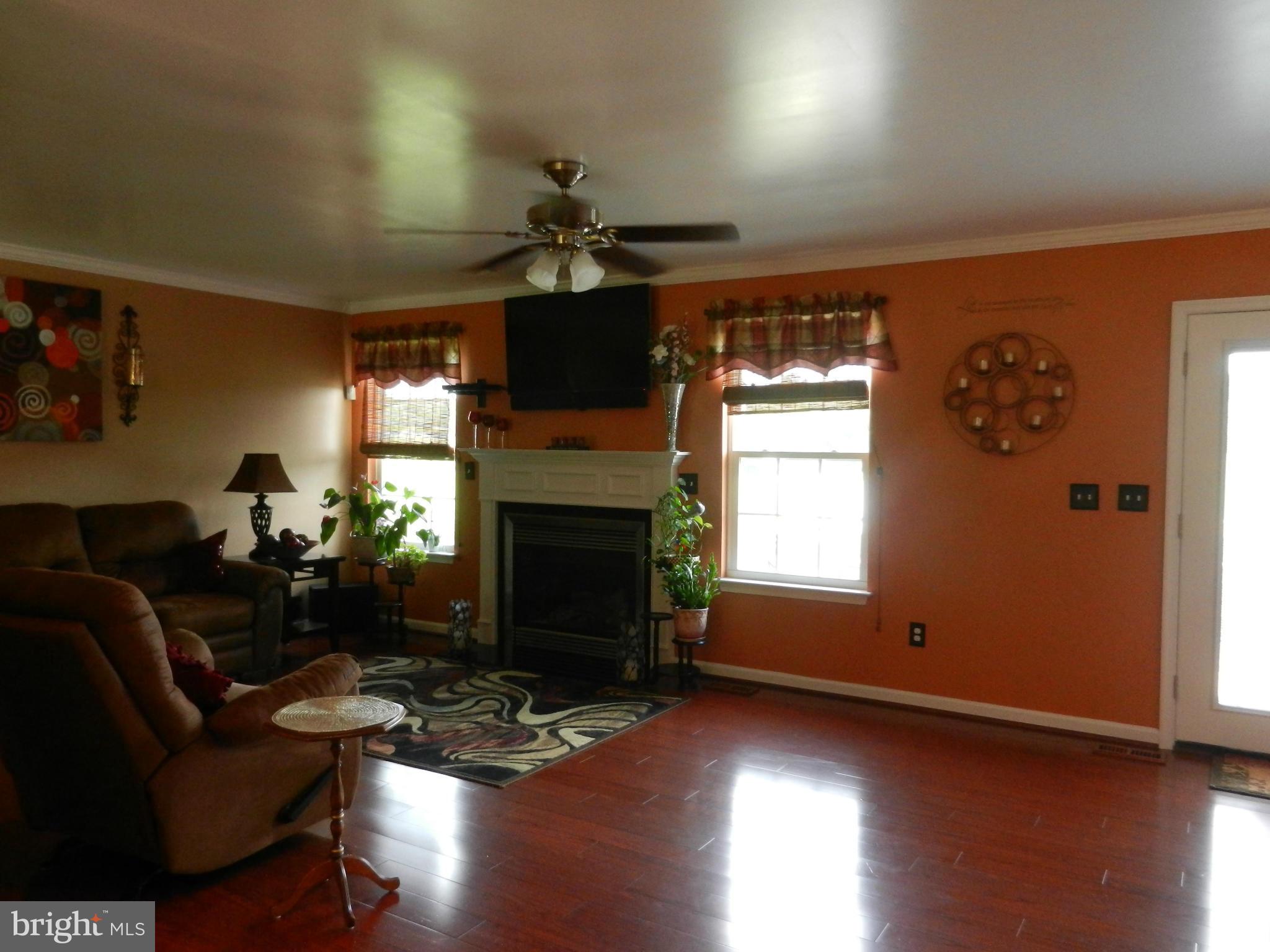 5769 Balls Mill Road Midland, VA 22728 - Photo 8 of 24 Family Room
