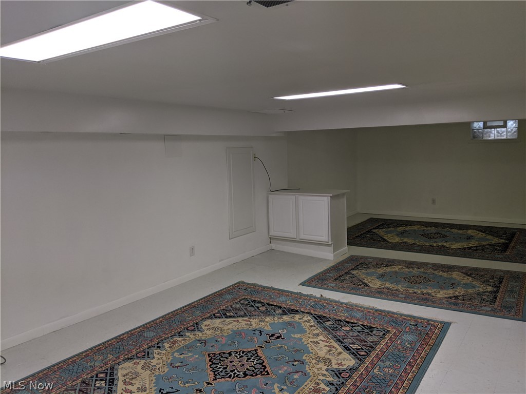 210 Winchester Road Akron, OH 44333 - Photo 13 of 17