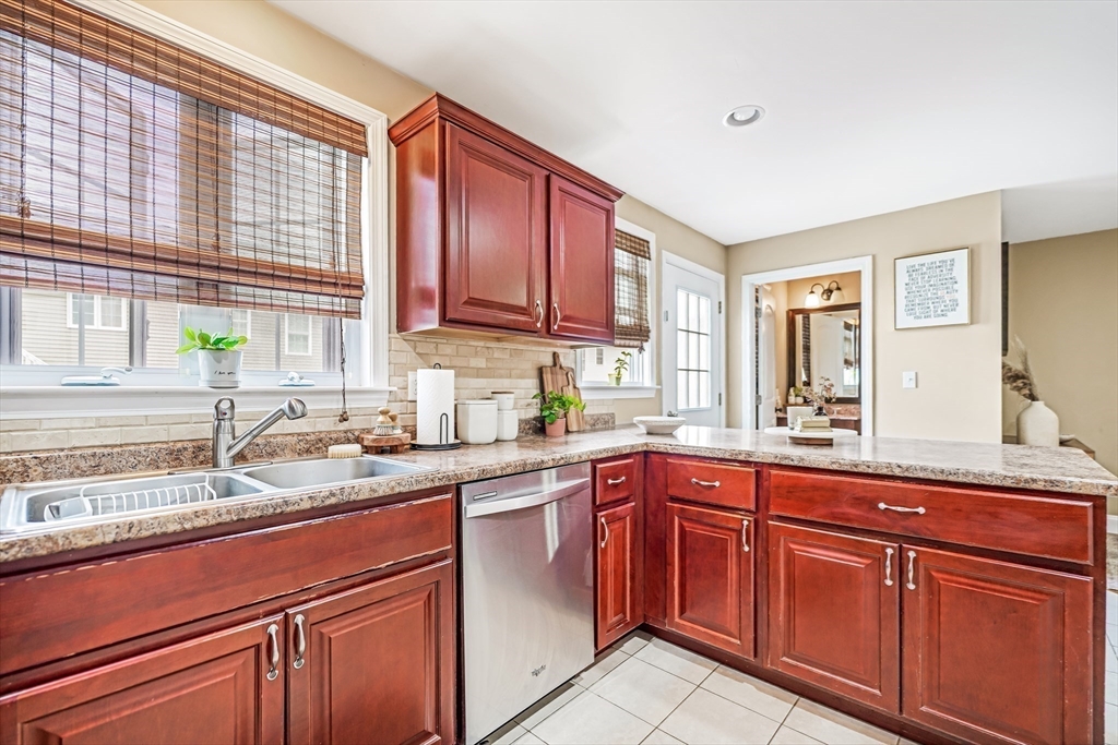 40 Winchester Lane, Unit 10 Fall River, MA 02721 - Photo 8 of 18 Gallery Image 8