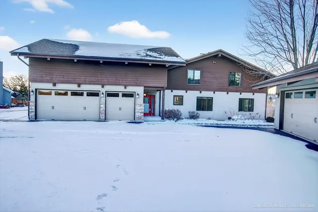 $775,000 | 6509 Oak Hill Drive, Richmond, IL 60071