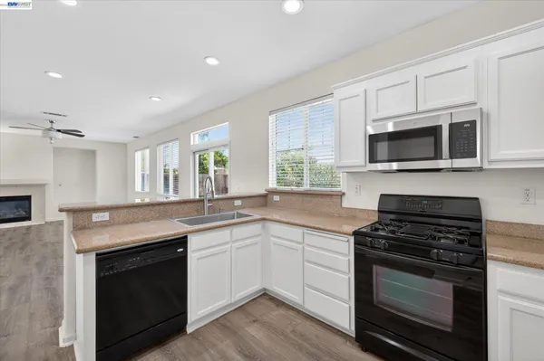 $3,750 | 244 Balsam Street, Pittsburg, CA 94565