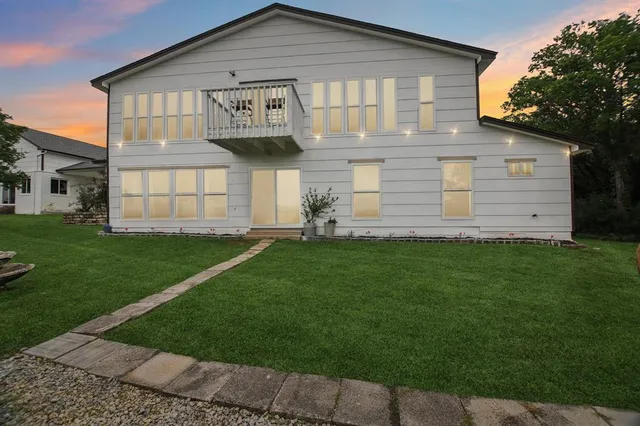 $1,050,000 | 4711 West Wedgefield Road, Granbury, TX 76049