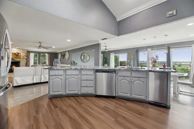 $1,050,000 | 4711 West Wedgefield Road, Granbury, TX 76049