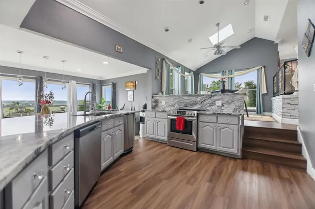 $1,050,000 | 4711 West Wedgefield Road, Granbury, TX 76049