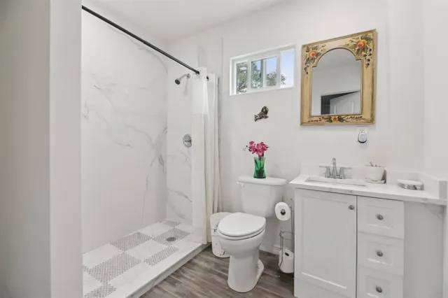 $1,050,000 | 4711 West Wedgefield Road, Granbury, TX 76049