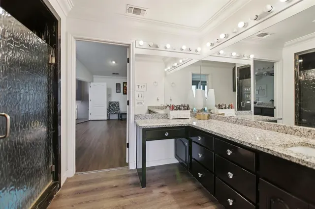 $1,050,000 | 4711 West Wedgefield Road, Granbury, TX 76049