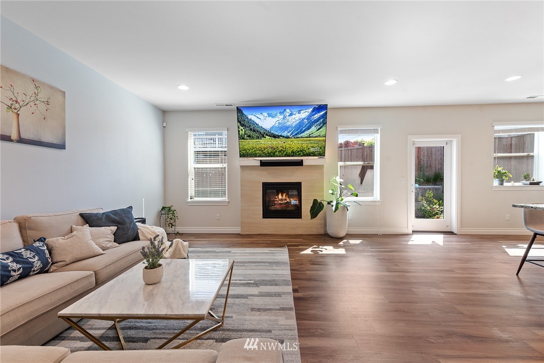 20304 85th Place Northeast Bothell, WA 98011 - Photo 2 of 25