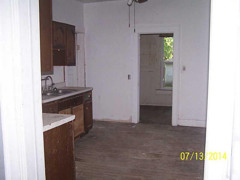 705 Grant Street Springfield, OH 45504 - Photo 5 of 12