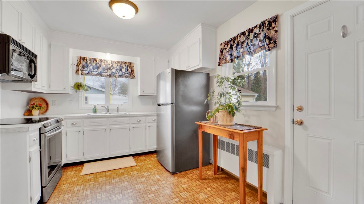 3436 Ridge Road Williamson, NY 14589 - Photo 4 of 43