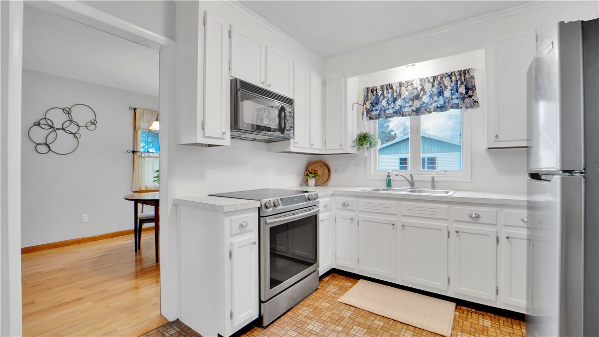 3436 Ridge Road Williamson, NY 14589 - Photo 7 of 43