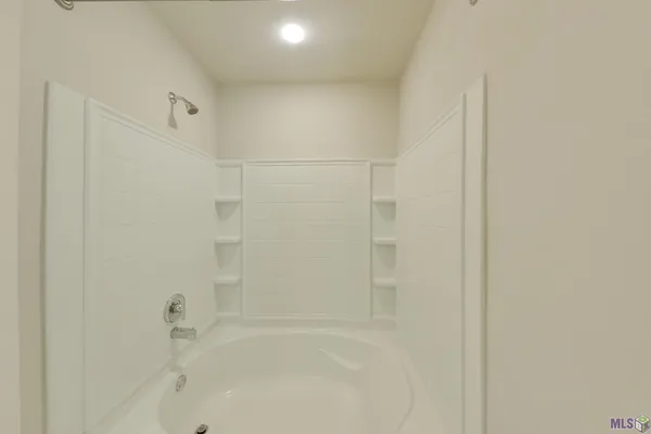 $1,595 | 117 Yardley Court, Lafayette, LA 70507