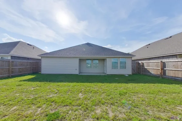 $1,595 | 117 Yardley Court, Lafayette, LA 70507