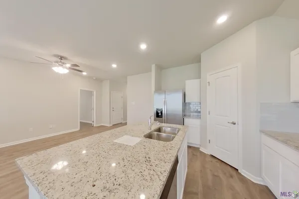 $1,595 | 117 Yardley Court, Lafayette, LA 70507