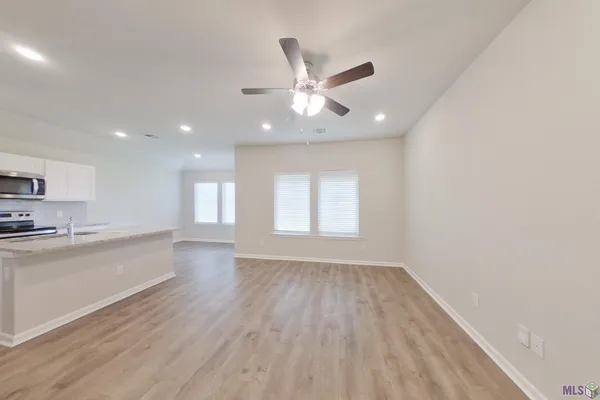 $1,595 | 117 Yardley Court, Lafayette, LA 70507