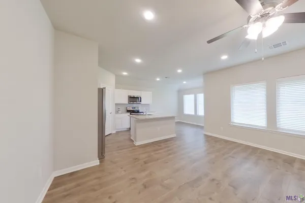 $1,595 | 117 Yardley Court, Lafayette, LA 70507