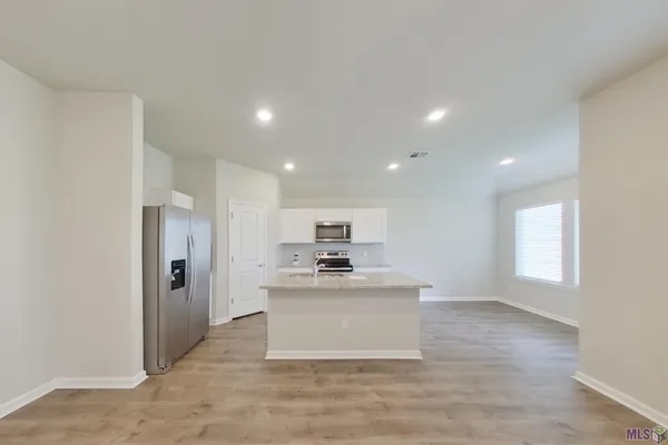 $1,595 | 117 Yardley Court, Lafayette, LA 70507