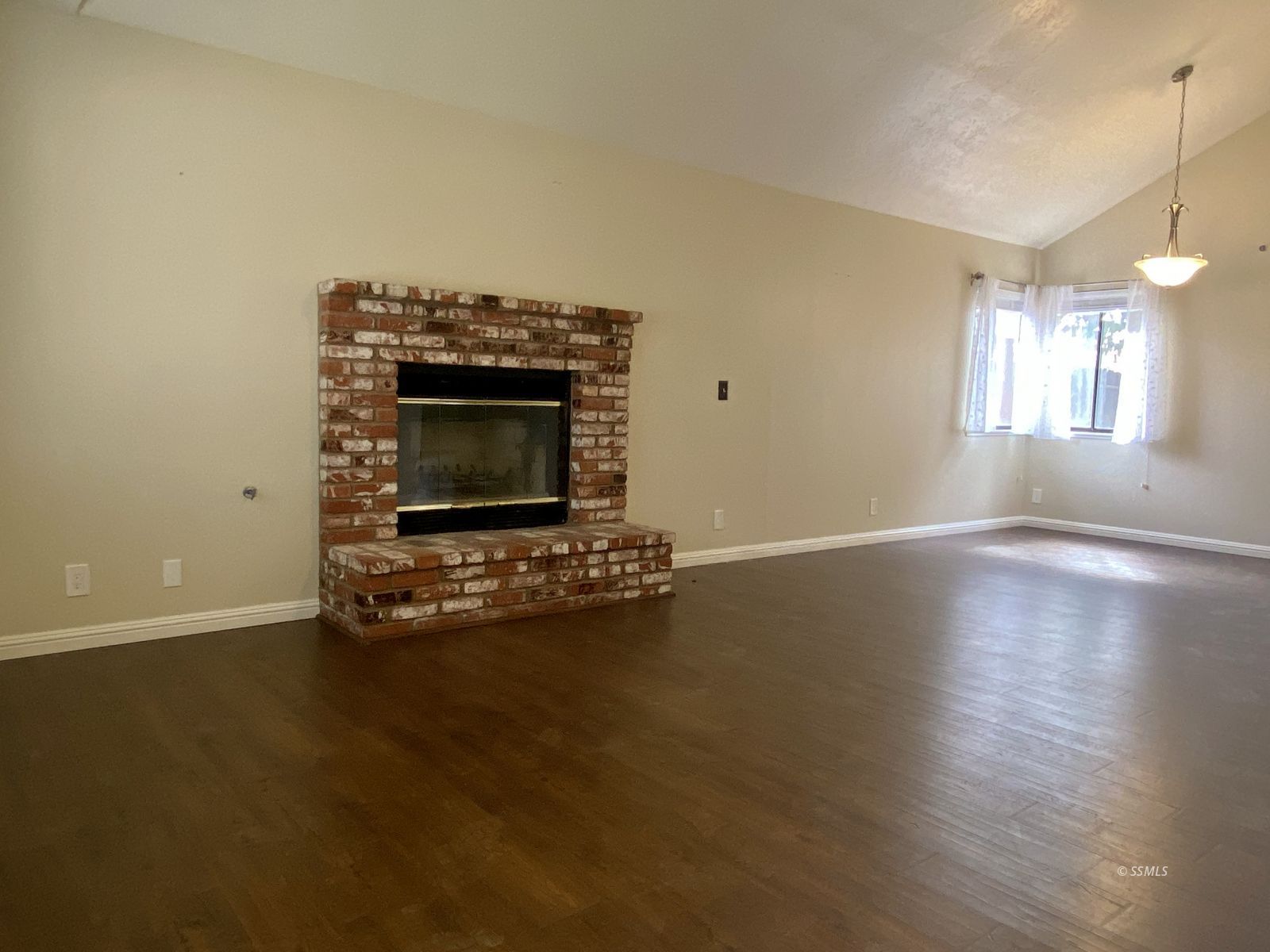 201 Washington Way Ridgecrest, CA 93555 - Photo 10 of 28
