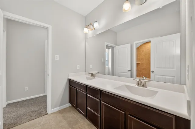 $599,000 | 4926 Thunder Creek Lane, Sugar Land, TX 77479