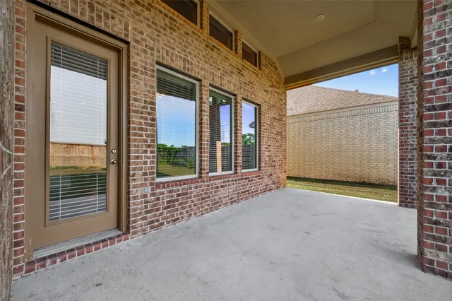 $599,000 | 4926 Thunder Creek Lane, Sugar Land, TX 77479