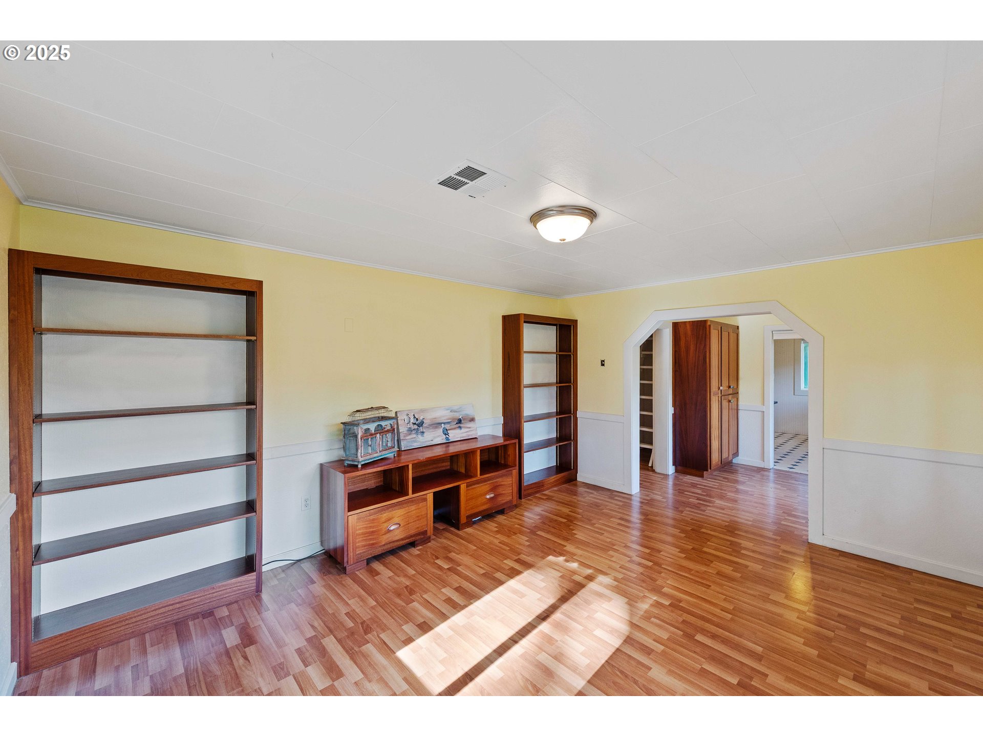 54568 Beach Loop Road Bandon, OR 97411 - Photo 26 of 38 a living room with furniture and a wooden floor