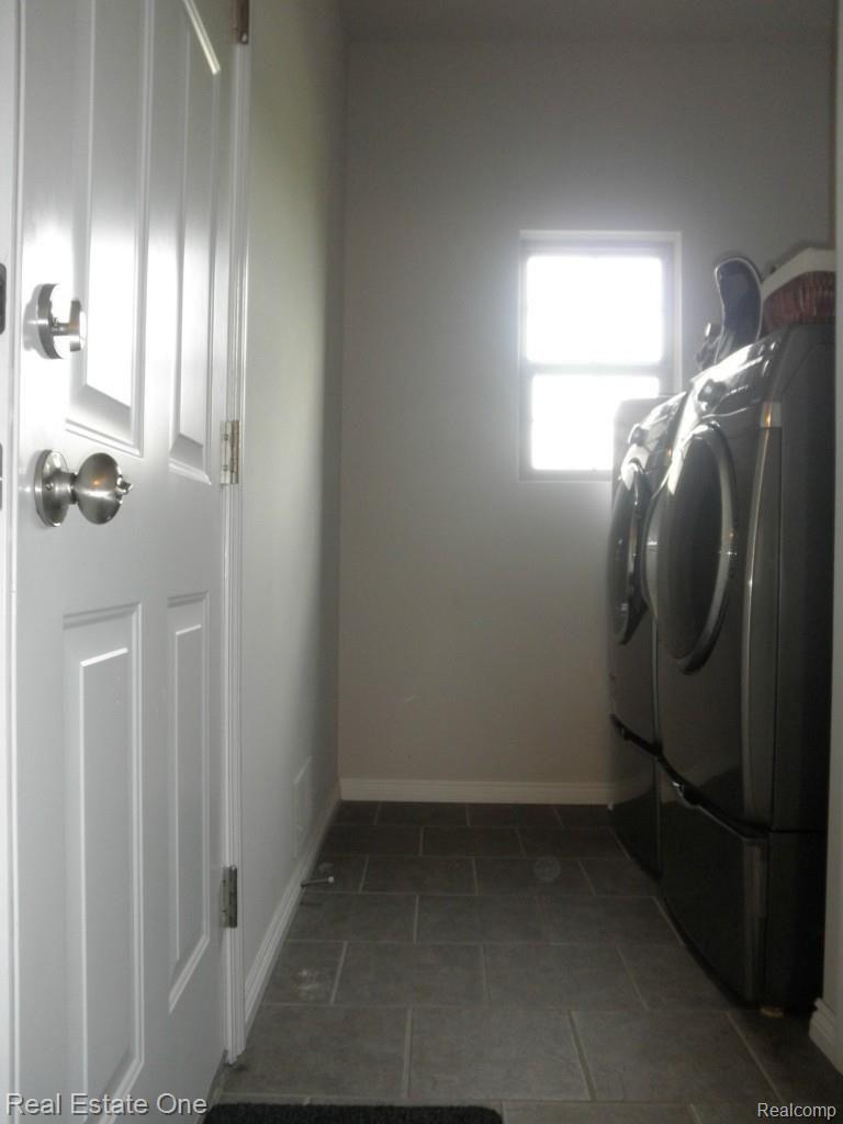 4091 Plum Lane Rochester, MI 48306 - Photo 40 of 44 First floor laundry (option for laundry in LL too)