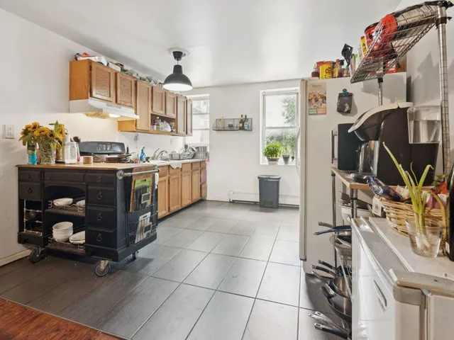 $750,000 | 247 Pacific Avenue, Jersey City, NJ 07304