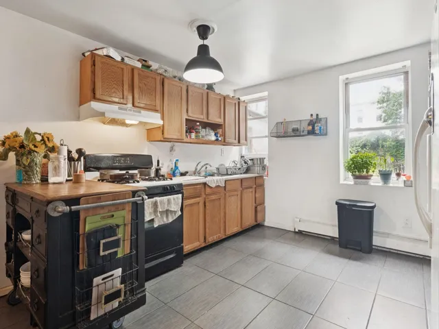 $750,000 | 247 Pacific Avenue, Jersey City, NJ 07304