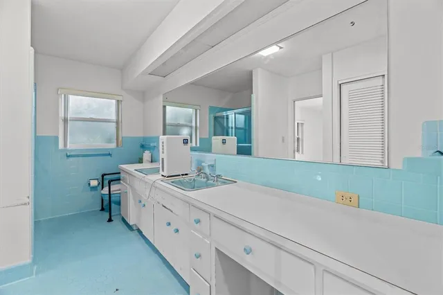 $850,000 | 225 Lake Hollingsworth Drive, Lakeland, FL 33803