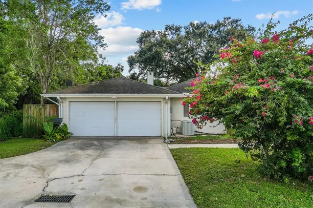 $850,000 | 225 Lake Hollingsworth Drive, Lakeland, FL 33803