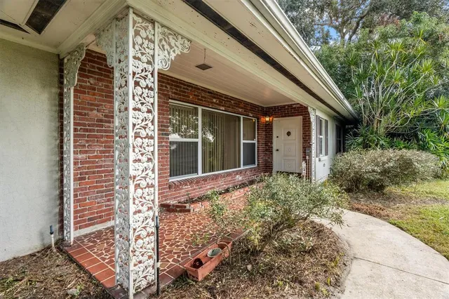 $850,000 | 225 Lake Hollingsworth Drive, Lakeland, FL 33803