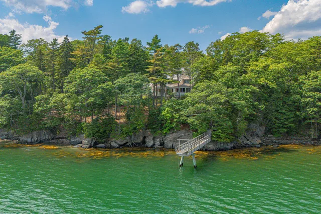 $4,500,000 | 184 Spruce Point Road, Yarmouth, ME 04096