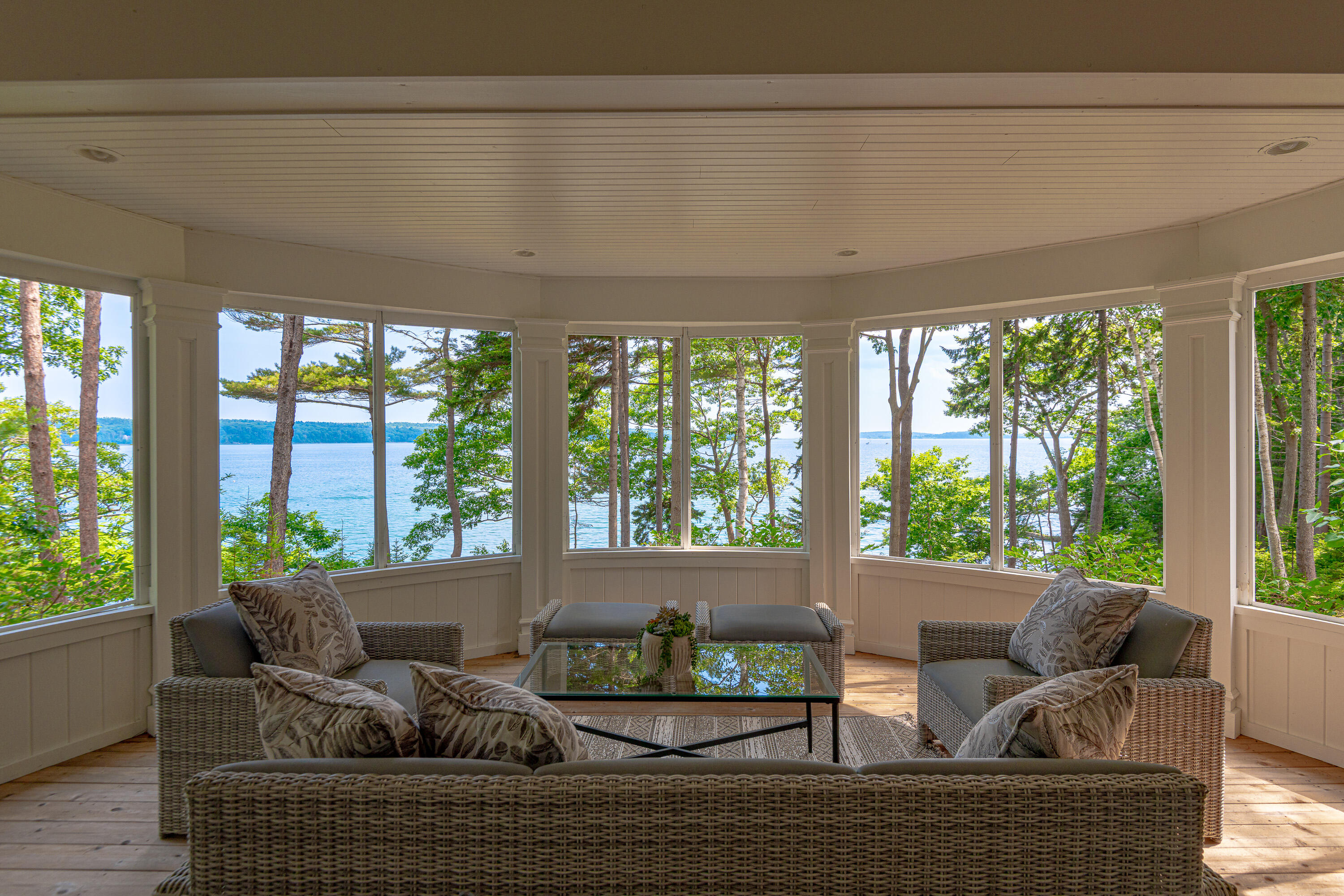 184 Spruce Point Road Yarmouth, ME 04096 - Photo 6 of 42 33_184 Spruce Point Rd_MorneauStudios_Pr