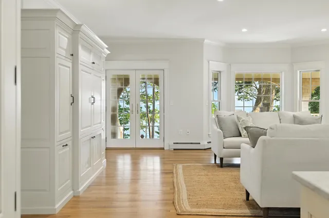 $4,500,000 | 184 Spruce Point Road, Yarmouth, ME 04096