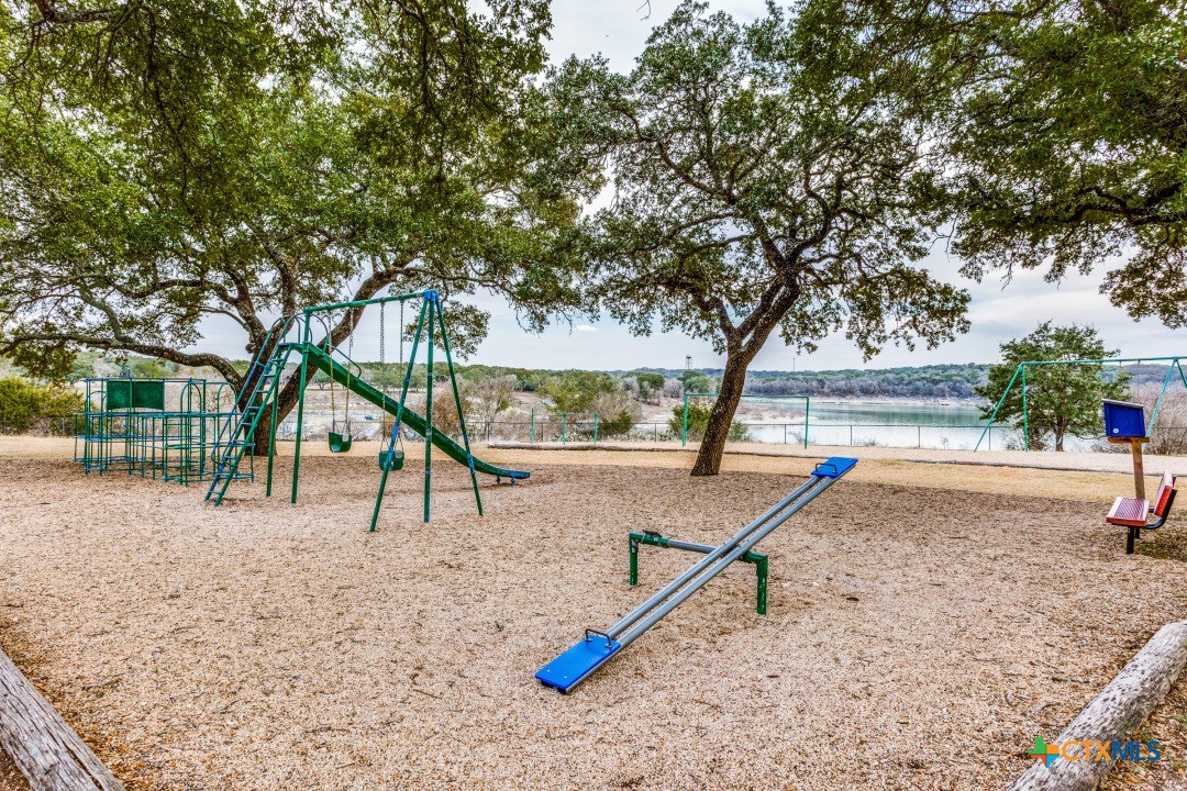 4 North Walnut Court Morgan's Point Resort, TX 76513 - Photo 7 of 9 a view of backyard space