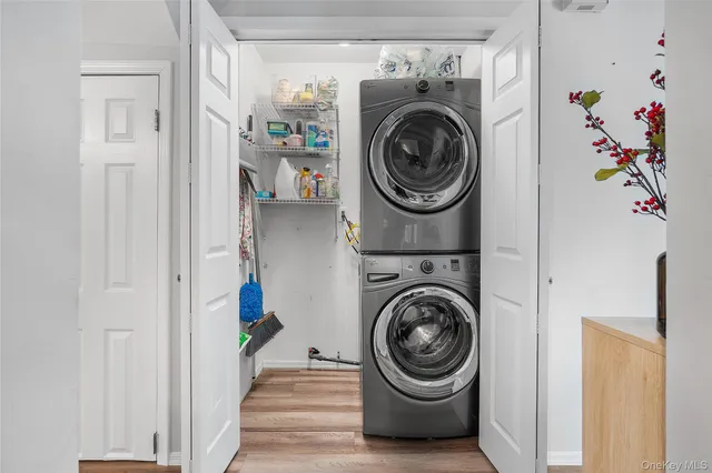 $575,999 | 8 Sunridge Lane, Islip, NY 11751