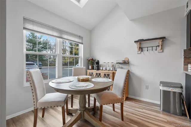 $575,999 | 8 Sunridge Lane, Islip, NY 11751