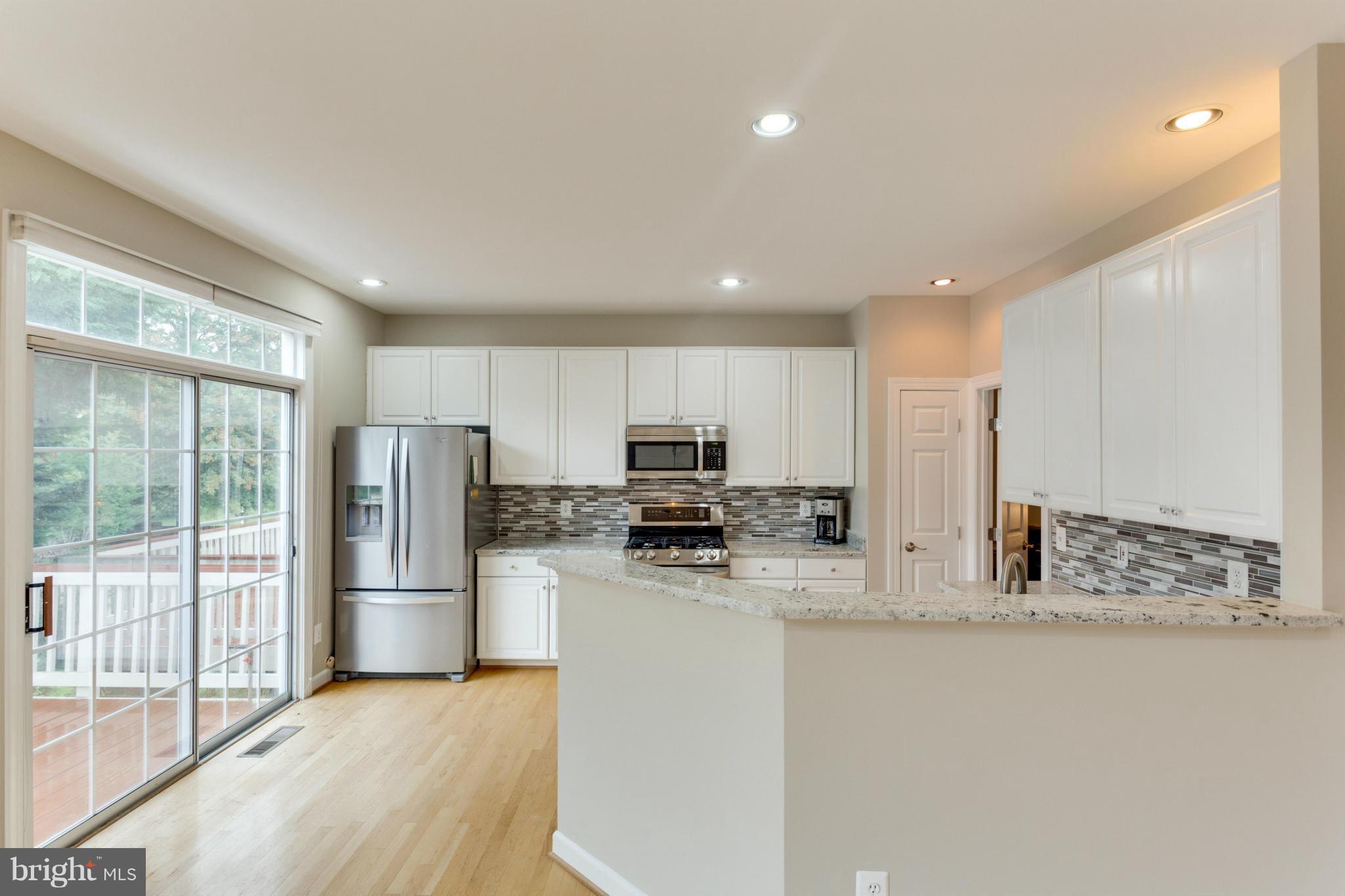 132 Roland Court Southwest Vienna, VA 22180 - Photo 10 of 30 Kitchen