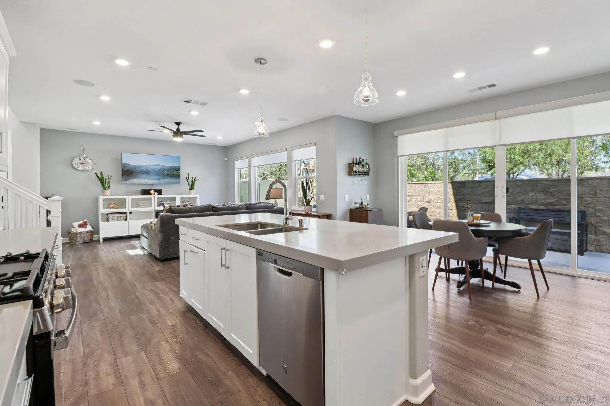 10128 Hercules Way Spring Valley, CA 91977 - Photo 15 of 60