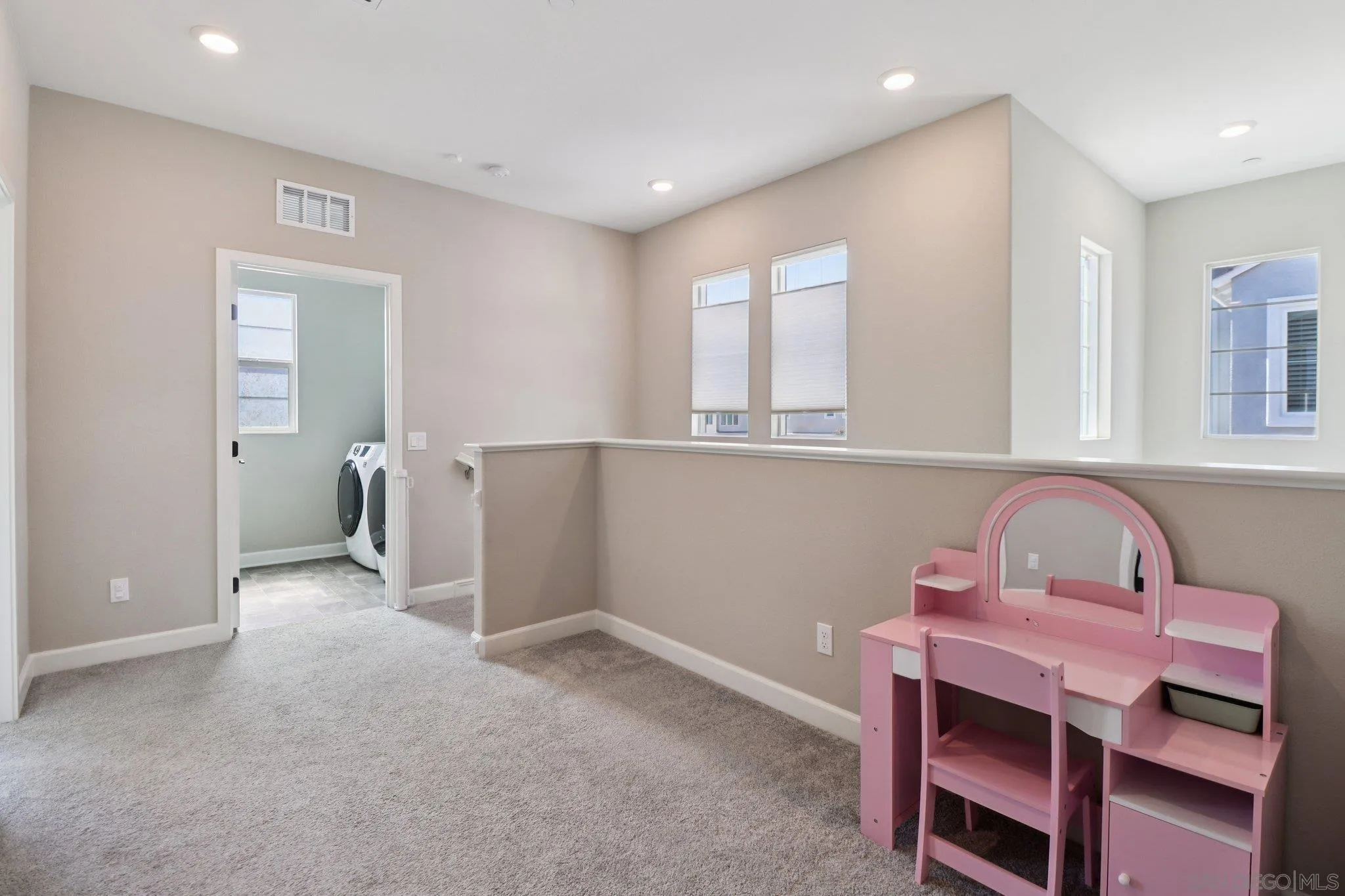 10128 Hercules Way Spring Valley, CA 91977 - Photo 38 of 60