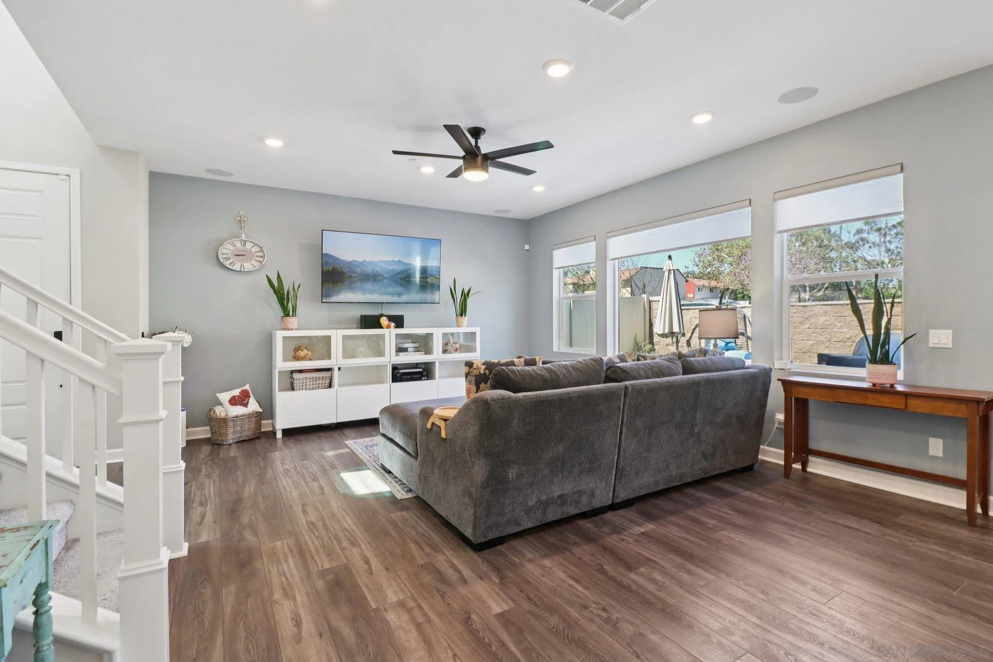 10128 Hercules Way Spring Valley, CA 91977 - Photo 6 of 60