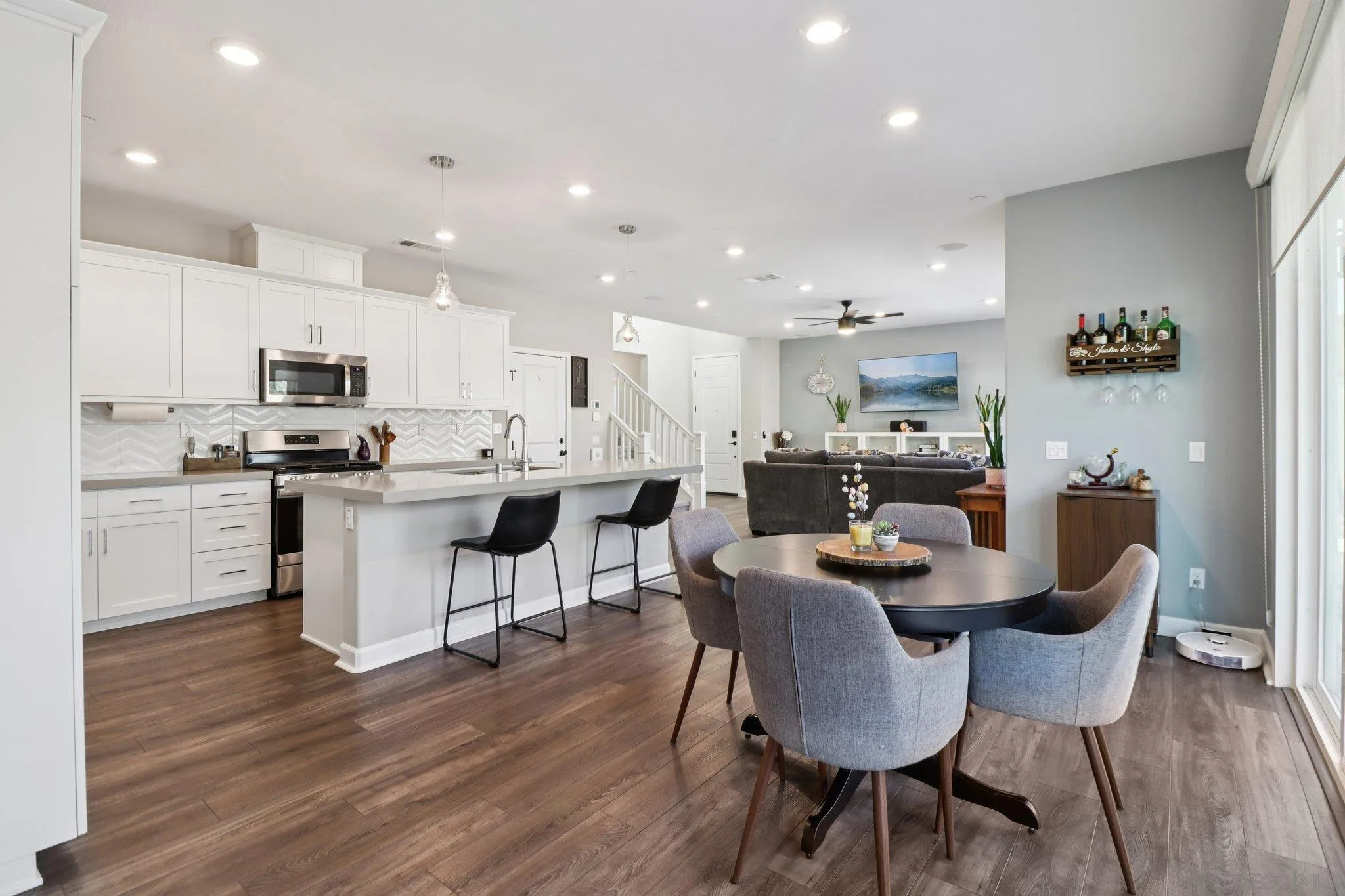 10128 Hercules Way Spring Valley, CA 91977 - Photo 9 of 60