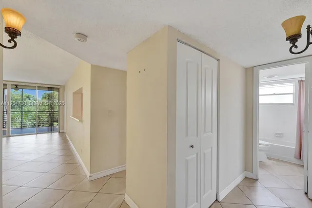 $255,000 | 9520 Seagrape Drive, Unit 306, Davie, FL 33324