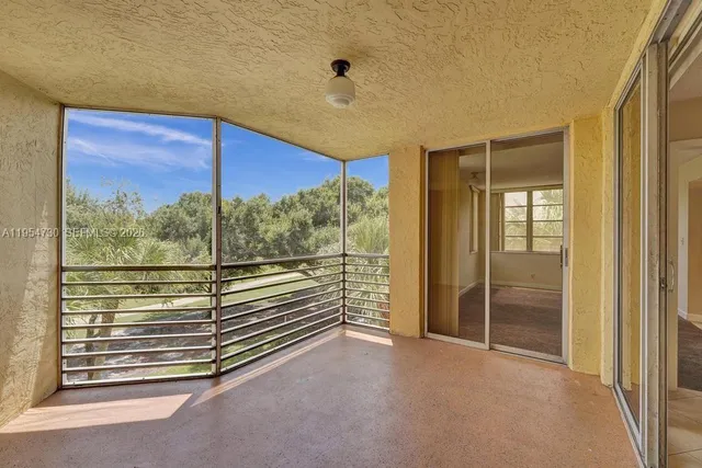 $255,000 | 9520 Seagrape Drive, Unit 306, Davie, FL 33324