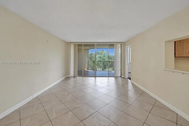 $255,000 | 9520 Seagrape Drive, Unit 306, Davie, FL 33324