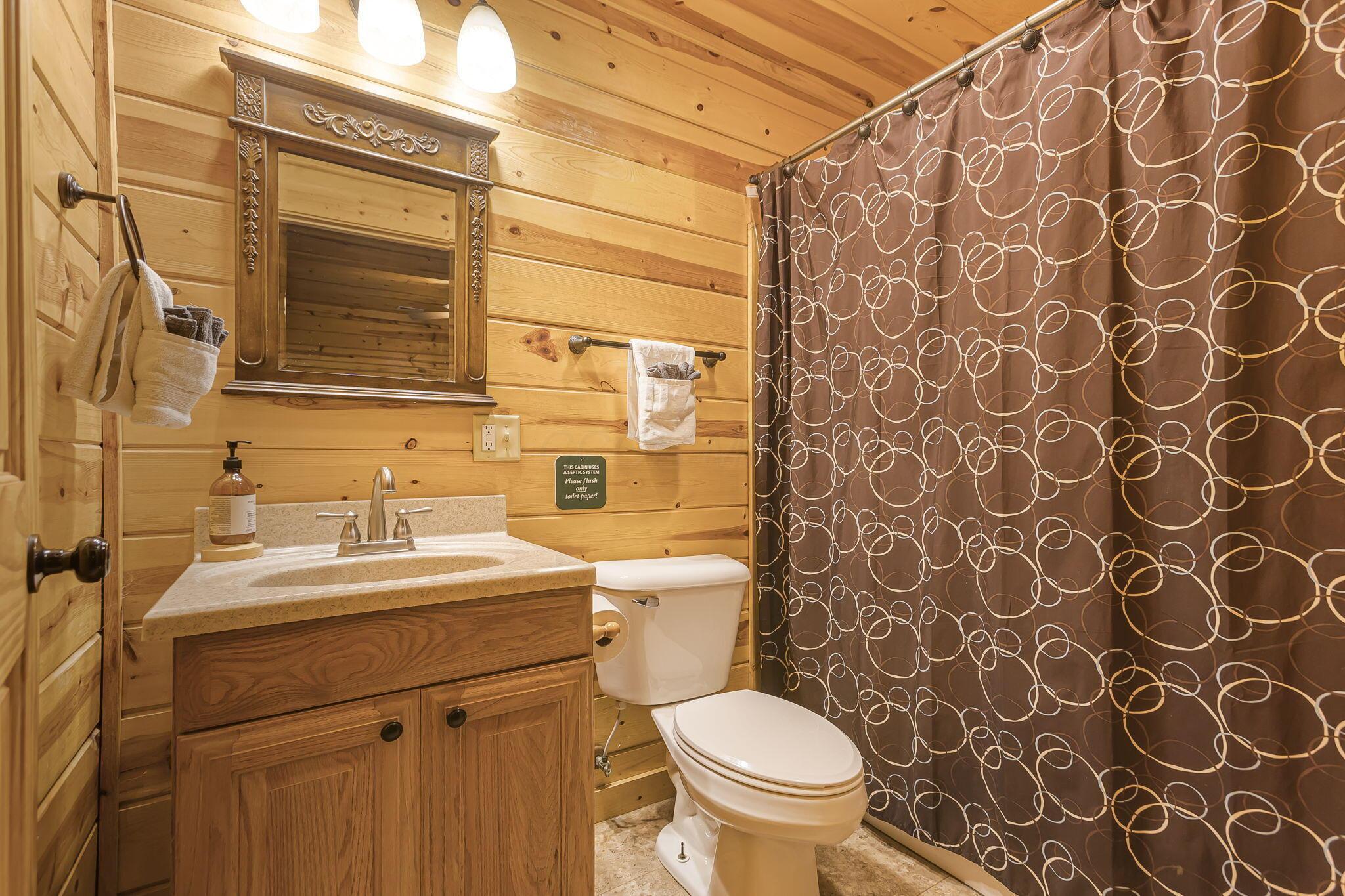 19475 Linden Road Logan, OH 43138 - Photo 44 of 94 Tub/shower