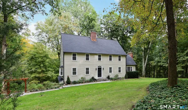 $975,000 | 85 Cross Highway, Redding, CT 06896