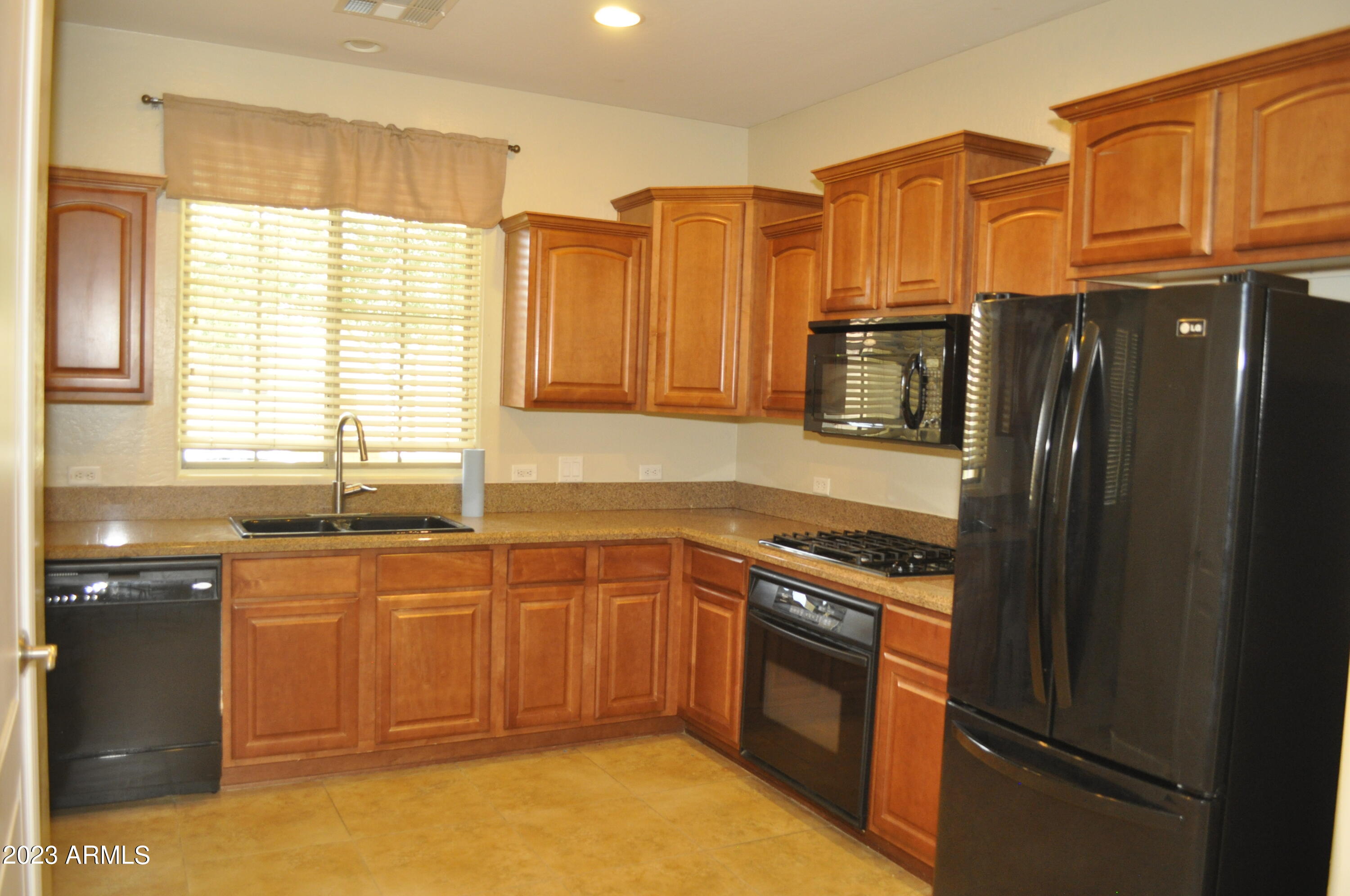 1339 South Martingale Road Gilbert, AZ 85296 - Photo 8 of 43 _DSC0076
